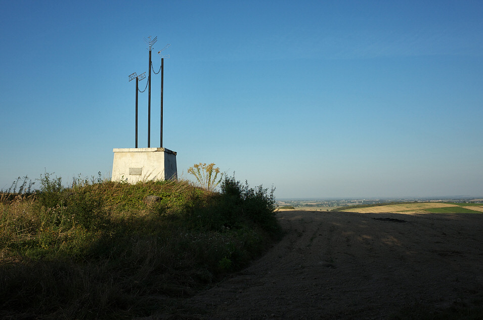 Pomnik pamici walczcych z okupantem nad Bodziejowicacmi (Prg Lelowski)