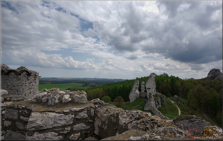 Widok na wschd z baszty Ogrodzienieckiego zamku