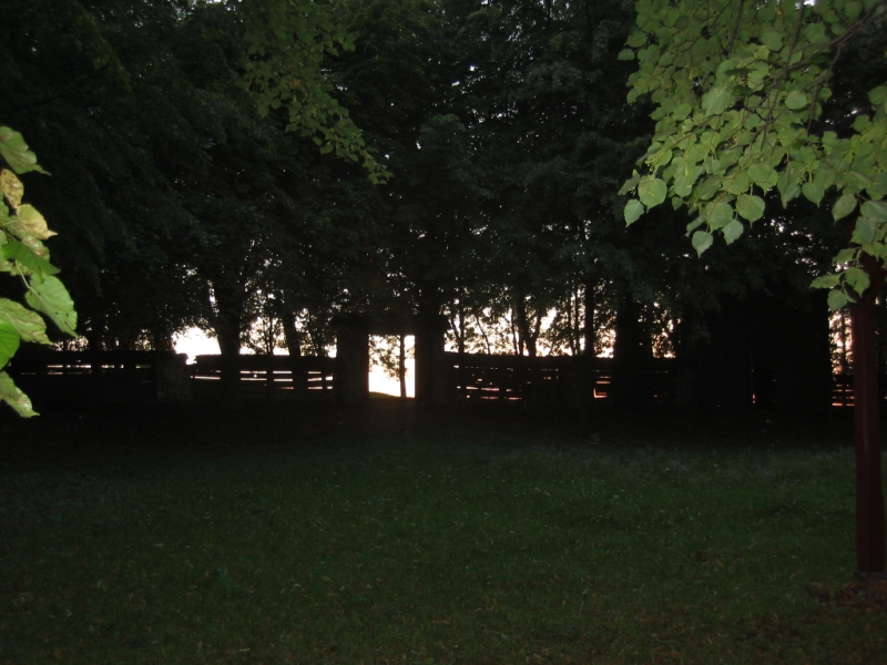 106-0693_IMG_2.jpg