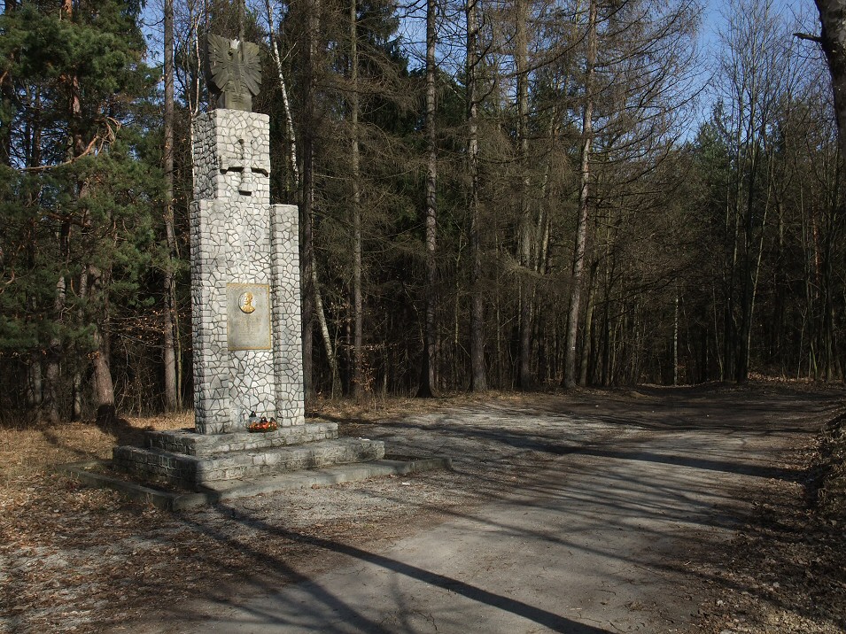 Krzykawka - pomnik Francesco Nullo