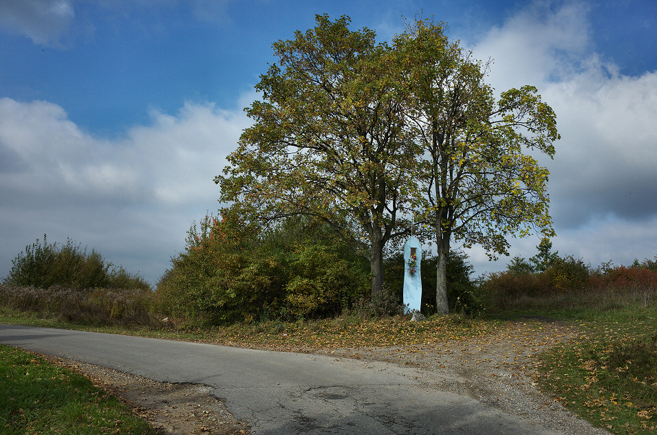 Kapliczka pod Zagrabiem (okolice Kolbarku)